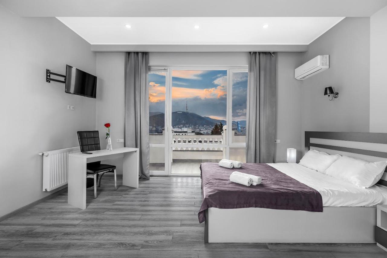 White House Hotel Tbilisi Buitenkant foto