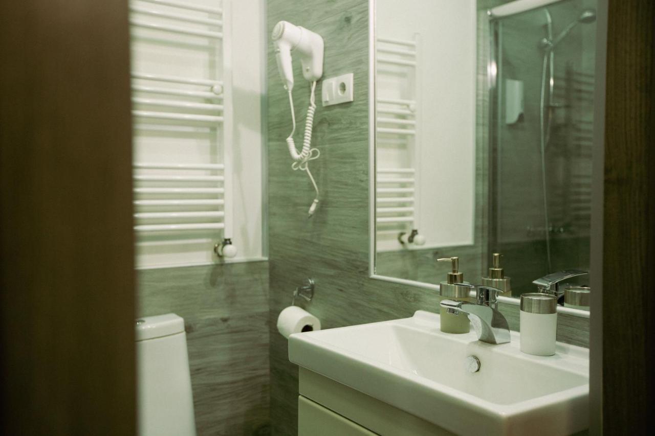 White House Hotel Tbilisi Buitenkant foto